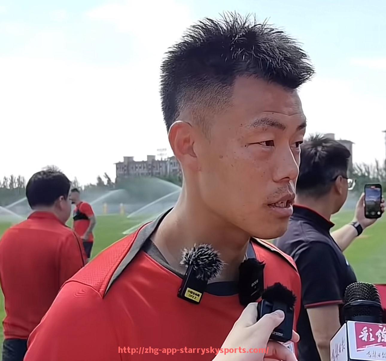 星空体育app-英超球衣上的花纹标志及设计灵感详解